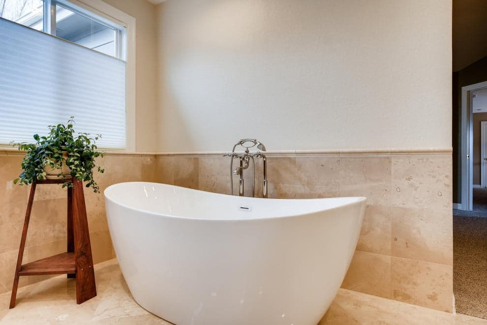 Winterthur Highlands Ranch Bathroom — photo 4